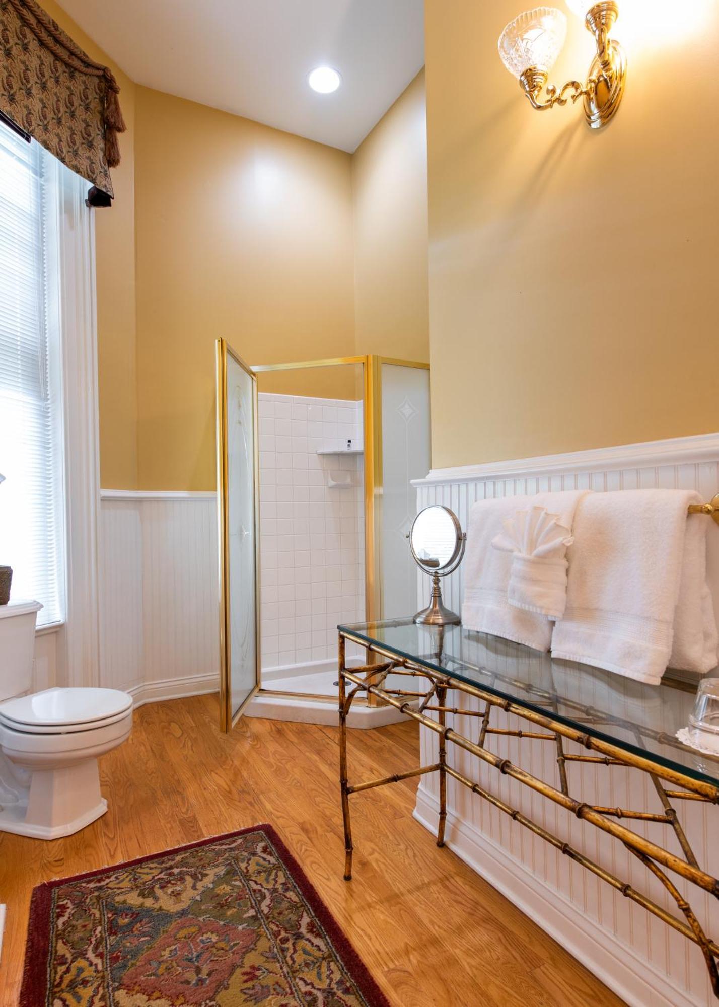 Dupont Mansion Bed & Breakfast Louisville Room photo