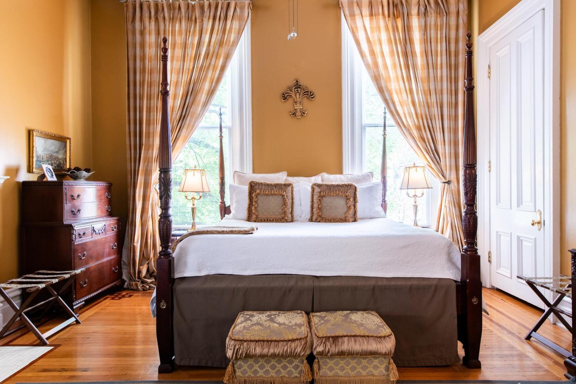 Dupont Mansion Bed & Breakfast Louisville Room photo